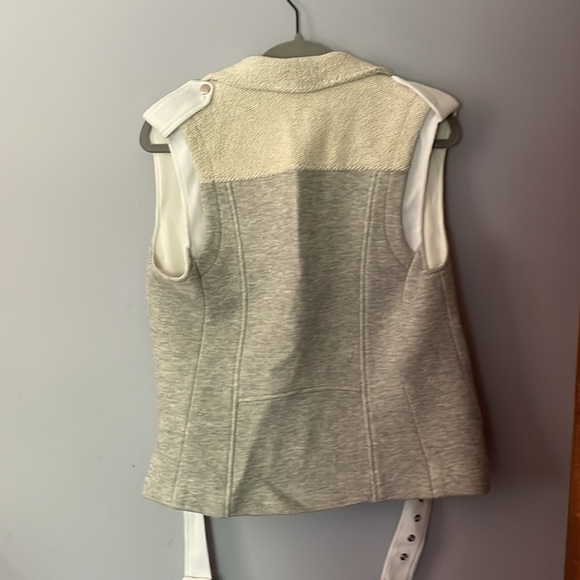 Laveer NWT vest jacket with buckle - Picture 4 of 4